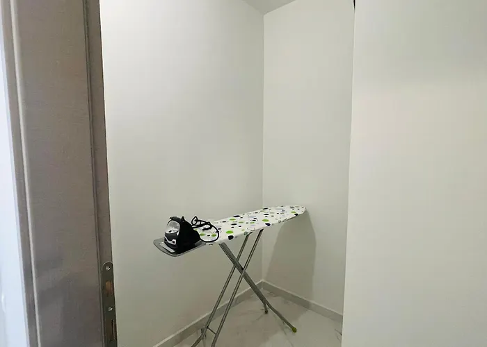 アパート Anastasia House