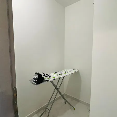 アパート Anastasia House